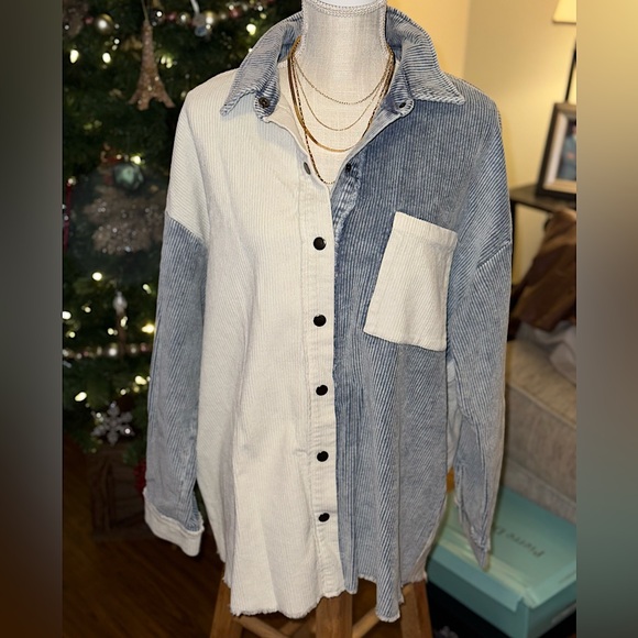 ☃️BOGO50%☃️ 🆕🩵VANILLA BAY: BLUE/IVORY ColorBlock Corduroy Shacket MEDIUM - Picture 1 of 17